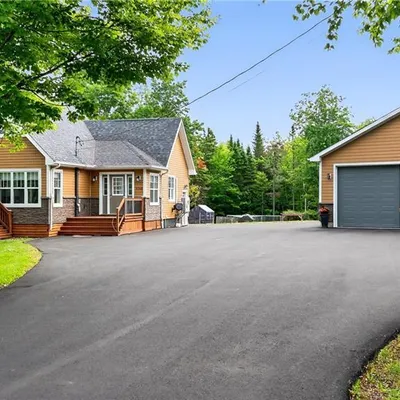 Renovated Duguayville home with 28x40 garage