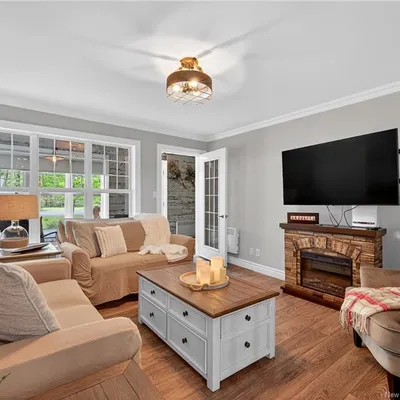 Renovated Duguayville home with 28x40 garage