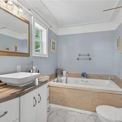 Renovated Duguayville home with 28x40 garage