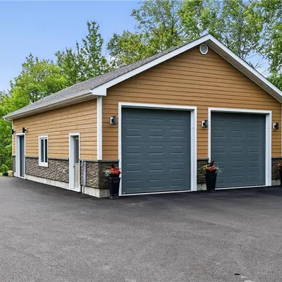 Renovated Duguayville home with 28x40 garage