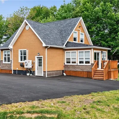 Renovated Duguayville home with 28x40 garage