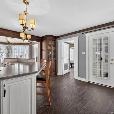 Country home near Tracadie with two double garages