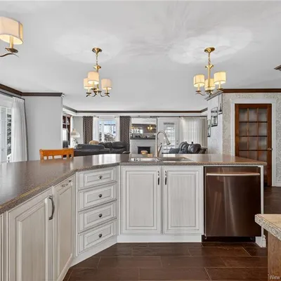 Country home near Tracadie with two double garages