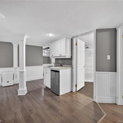 Country home near Tracadie with two double garages