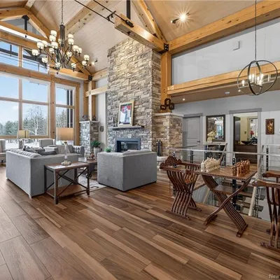 Timber-frame estate on 20 acres in Saint-Sauveur