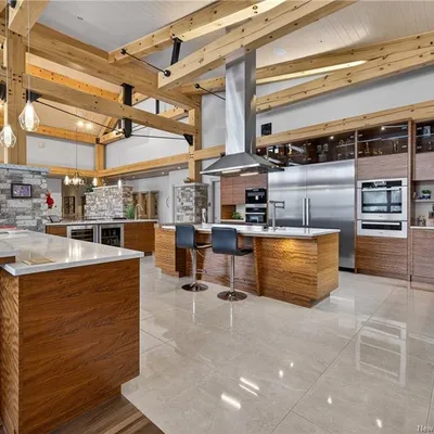 Timber-frame estate on 20 acres in Saint-Sauveur