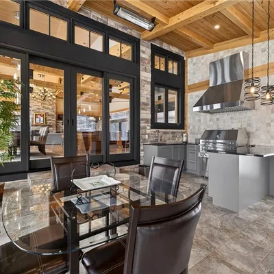 Timber-frame estate on 20 acres in Saint-Sauveur