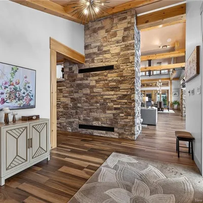 Timber-frame estate on 20 acres in Saint-Sauveur
