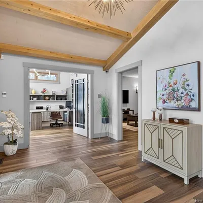 Timber-frame estate on 20 acres in Saint-Sauveur