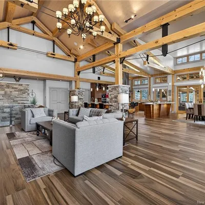 Timber-frame estate on 20 acres in Saint-Sauveur