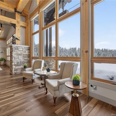Timber-frame estate on 20 acres in Saint-Sauveur