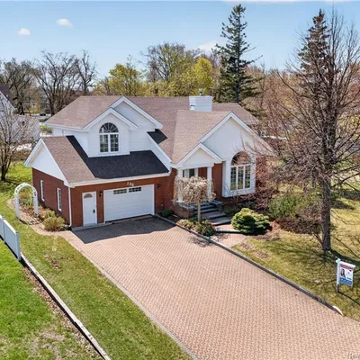 Family two-storey home in Caraquet