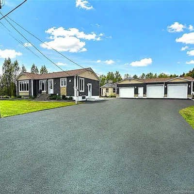Spacious home minutes from Tracadie