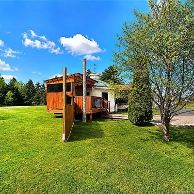 Spacious home minutes from Tracadie