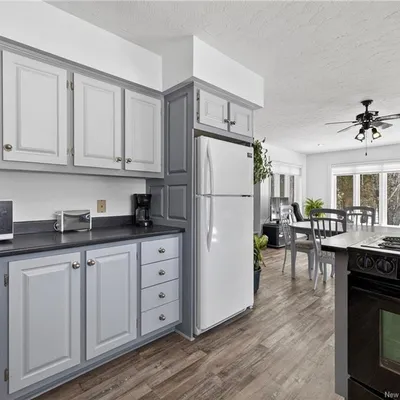 Equestrian property on 4 acres in Saint-Isidore