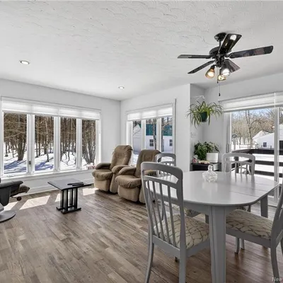 Equestrian property on 4 acres in Saint-Isidore