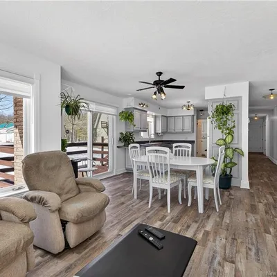 Equestrian property on 4 acres in Saint-Isidore