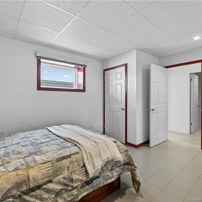 Equestrian property on 4 acres in Saint-Isidore