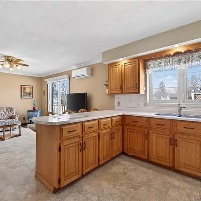 Brick bungalow with river views in Tracadie