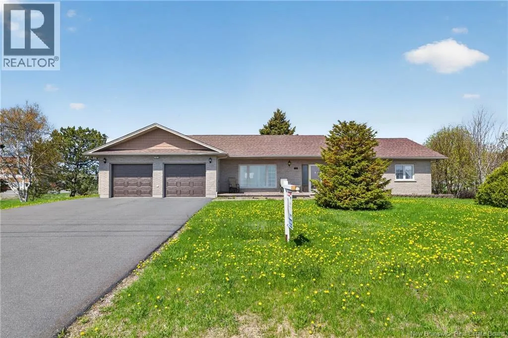 Brick bungalow with river views in Tracadie