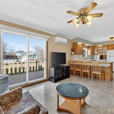 Brick bungalow with river views in Tracadie