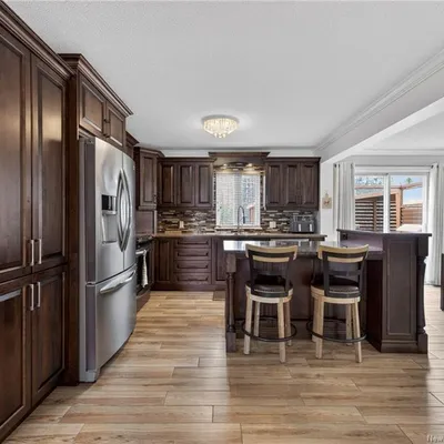 Versatile home on 4.4 acres in Haut-Shippagan