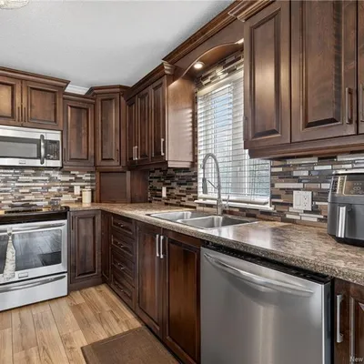 Versatile home on 4.4 acres in Haut-Shippagan