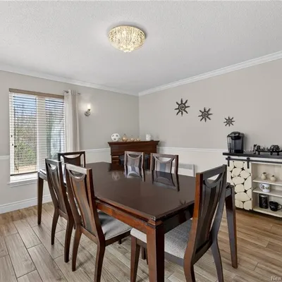 Versatile home on 4.4 acres in Haut-Shippagan