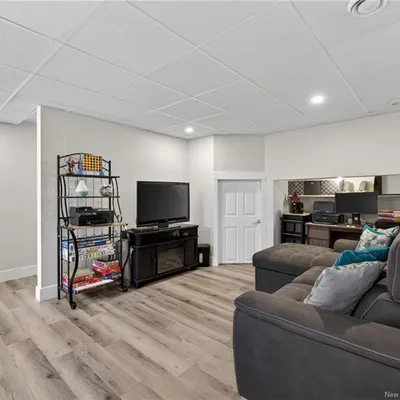Versatile home on 4.4 acres in Haut-Shippagan