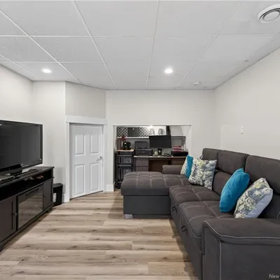 Versatile home on 4.4 acres in Haut-Shippagan