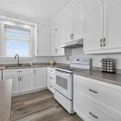 New Waterfront Bungalow, Steps from Tracadie