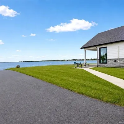 New Waterfront Bungalow, Steps from Tracadie